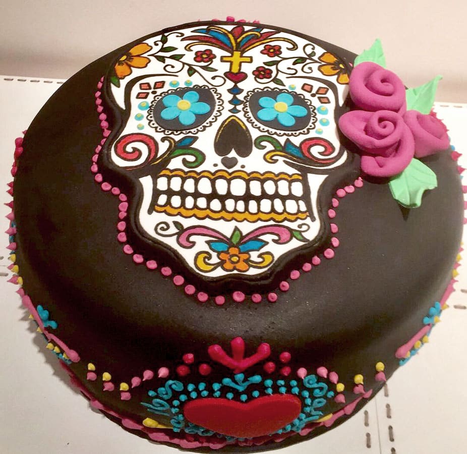 Bolo Caveira Mexicana: Arte e Tradição no Dia dos Mortos